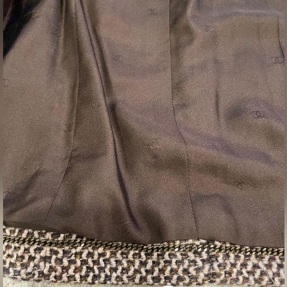CHANEL Brown and Cream Wool Tweed Boucle Skirt Suit- French Size 40/ US 8 - Picture 4 of 16